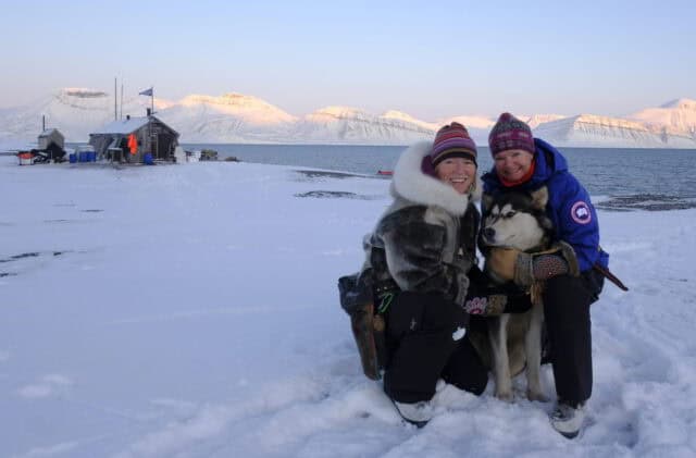 Zwei Polar-Forscherinnen taufen das Hybrid-Schiff MS Fridtjof Nansen