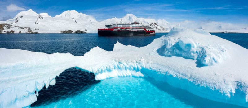 Hurtigruten schenkt Fluggutscheine bis 1’000 Franken für Antarktis Expeditions-Seereisen