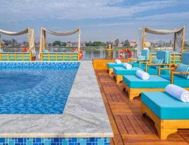 S.S. Sphinx fährt mit zwei Gourmet-Restaurants auf dem Nil in Ägypten