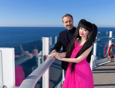 Supermodel Jessica Minh Anh verwandelt Costa Toscana in einen himmelhohen Laufsteg