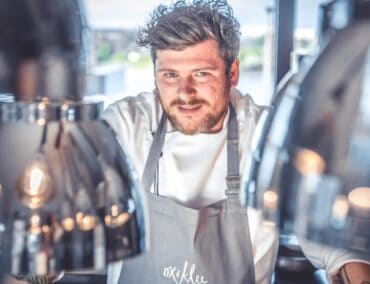 Flusssaison von nicko startet mit Comedy und Sternekoch Daniel Gottschlich