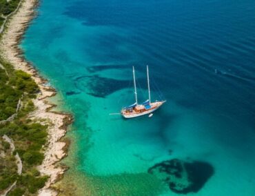 An Bord einer Privatyacht die Route selbst bestimmen – Infos im kostenlosen Cruise Talk