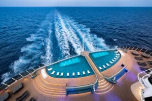 Der Infinity Pool auf Deck 8 der MSC Seascape (Rendering MSC Cruises)