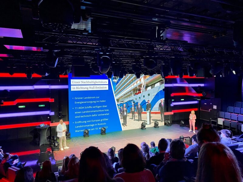 Prof. Dr. Harald Zeiss an Bord der AIDAcosma: „Wir brauchen nachhaltigeren Tourismus.”