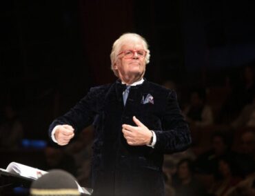 Sea Cloud Spirit und Dirigent Justus Frantz nehmen Kurs auf Klassik und Konzertsäle