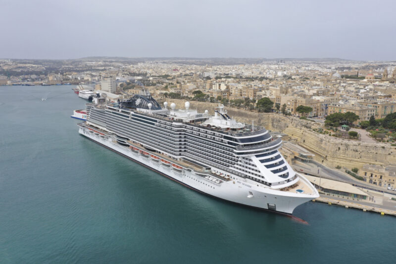 Die MSC Seaside im Hafen von Valletta auf Malta (Foto MSC Cruises - Luca Ugolini)