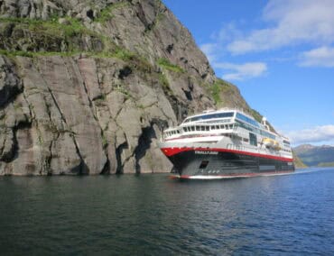 Norweger bewerten Hurtigruten als nachhaltigste Reise- und Tourismusmarke