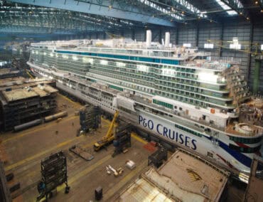 Arvia von P&O Cruises verlässt am Samstag Dock der Meyer Werft