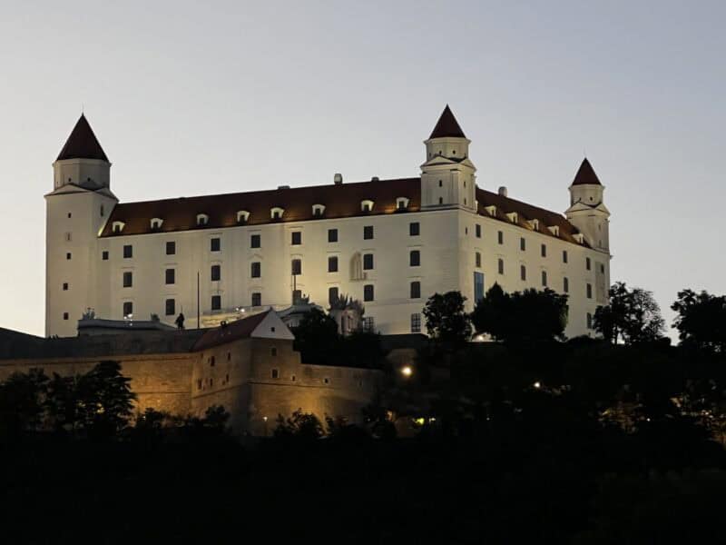 Porträt Bratislava: Von Burg und UFO zum schönen Naci und Gaffer Čumil