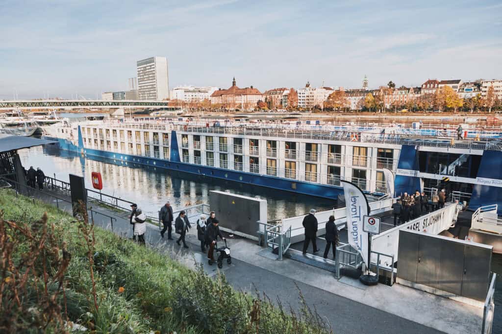 Vier Flussschiffe präsentieren sich an den «Tagen der offenen Schiffe» in Basel Kreuzfahrt Blog