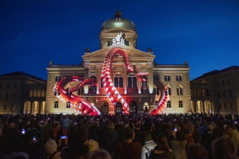 Rendez-vous Bundesplatz Bern: Mit der Nautilus durch Algenwälder, zu Seepferdchen, Quallen und einem Kraken
