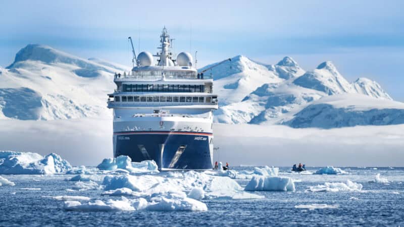 Kapitän Thilo Natke absolviert 100. Antarktis-Expedition