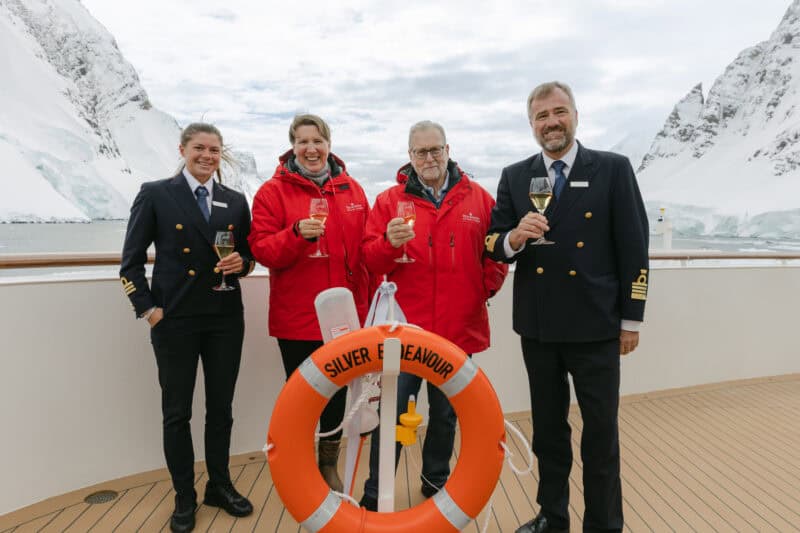 Taufe der Silver Endeavour zwischen Eis und Schnee