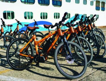 AIDA Gäste fahren inskünftig mit Bambus Fahrrädern und E-Bikes