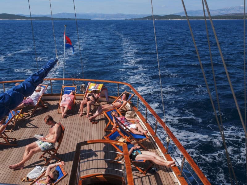 Genuss-Schiffreise für Singles vor der malerischen Kulisse der blauen Adria