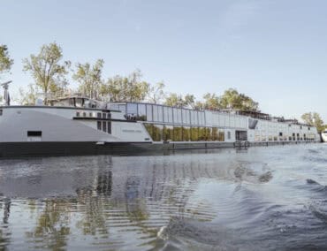 Riverside Luxury Cruises verchartert zwei Schiffe an Uniworld