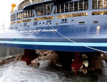 Mein Schiff Relax hat erstmals Wasser unterm Kiel – 130 Millionen Liter