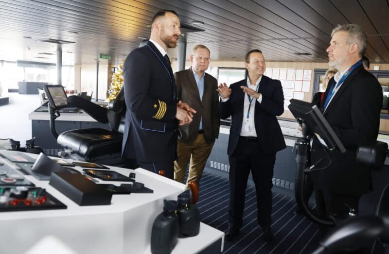 AIDA President Felix Eichhorn empfängt hohen Besuch auf der AIDAnova