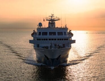Sommersonnenwende an Bord des kleinen Expeditionsschiffes Seaventure