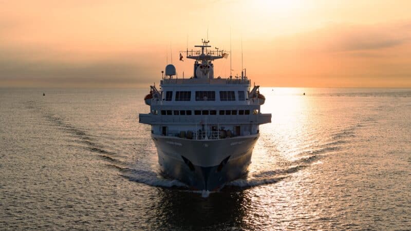 Sommersonnenwende an Bord des kleinen Expeditionsschiffes Seaventure