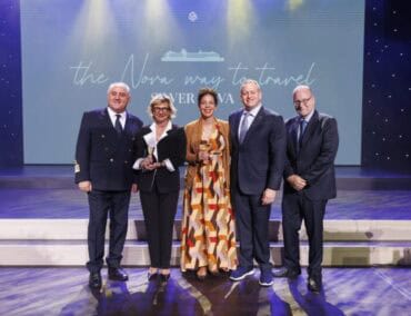 Nina Compton, kulinarische Botschafterin ihres Heimatlandes St. Lucia, taufte die Silver Nova