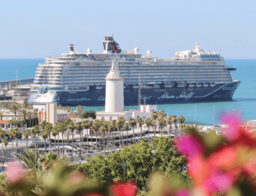 TUI Cruises hat 2024 drei Kreuzfahrtschiffe gleichzeitig im Bau