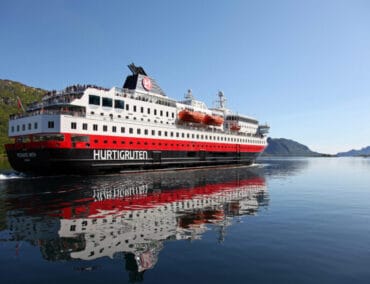 4.000 Kilometer klimaneutrale Kreuzfahrt: Hurtigruten startet Pionierreise entlang der norwegischen Küste
