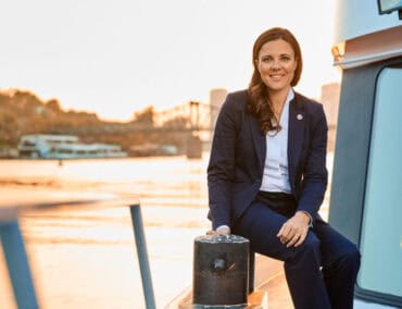 Zauberschiff, Gruseldinner, Krimi-Fahrten und Sonntagsbrunch auf Rhein und Main