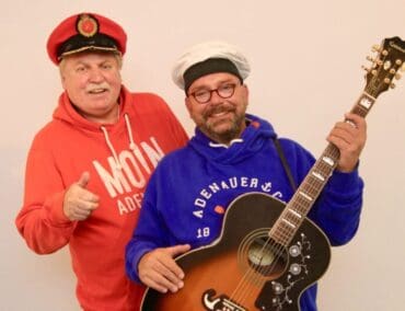 Klaus & Klaus laden zur grossen Pool Polonaise auf der AIDAperla