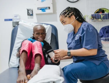 Ein Meilenstein in der medizinischen Versorgung: Das neue Mercy Krankenhausschiff bringt Hoffnung nach Afrika
