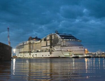 Meilensteine der Kreuzfahrt: Baubeginn der MSC World Asia und Aufschwimmen der MSC World America