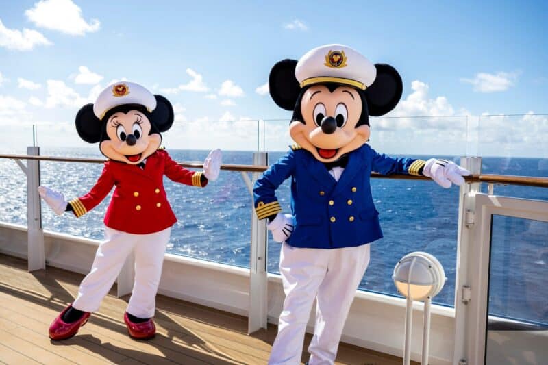 Micky und Minnie steuern mit der Disney Dream erstmals Hamburg an