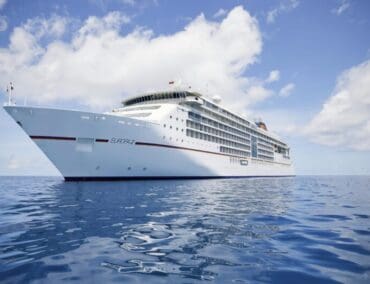 MS Europa 2 bezieht erstmals erfolgreich Landstrom in Nordamerika