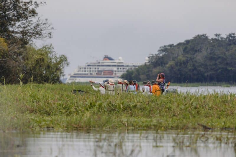 Hanseatic inspiration fährt erstmals den Amazonas hoch bis nach Iquitos/Peru
