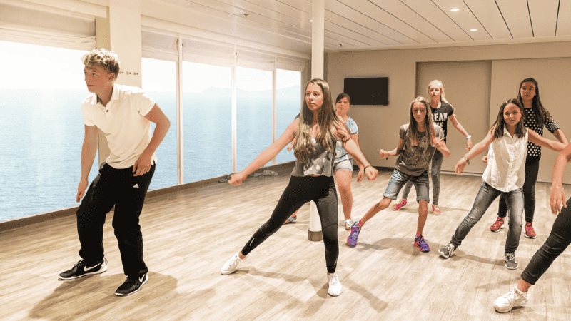 Vielfältiges Sommerprogramm für Familien auf der Mein Schiff 1 und Mein Schiff 2
