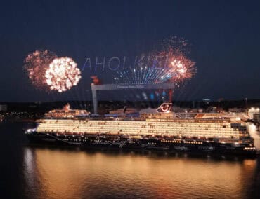 Spektakuläre Drohnenshow sorgte bei der Taufe der Mein Schiff 7 für unvergessliche Momente