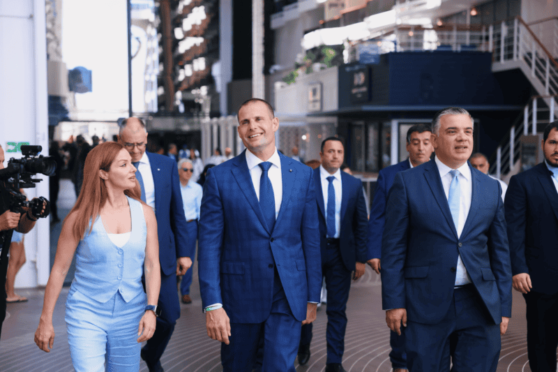 Einweihung der Landstromanlage auf Malta: Premierminister besucht MSC World Europa