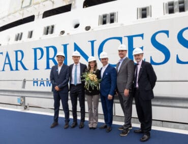 Die Star Princess: Ein neuer Stern am Kreuzfahrthimmel berührt erstmals Wasser