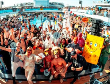 Ahoi, Alaaf und Helau: Beim Jeckliner 4 von feierten Fasnacht-Fans auf der Mein Schiff 3