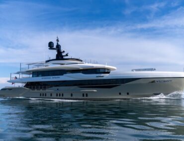 Entdecke die Ferienyacht Eternal Spark: Luxus, der für 334’000 Euro/Woche Grenzen überschreitet