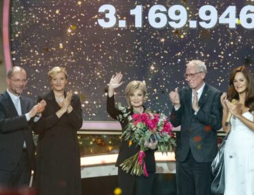 Licht der Hoffnung: Carmen Nebel und Phoenix Reisen setzen sich für Notleidende ein