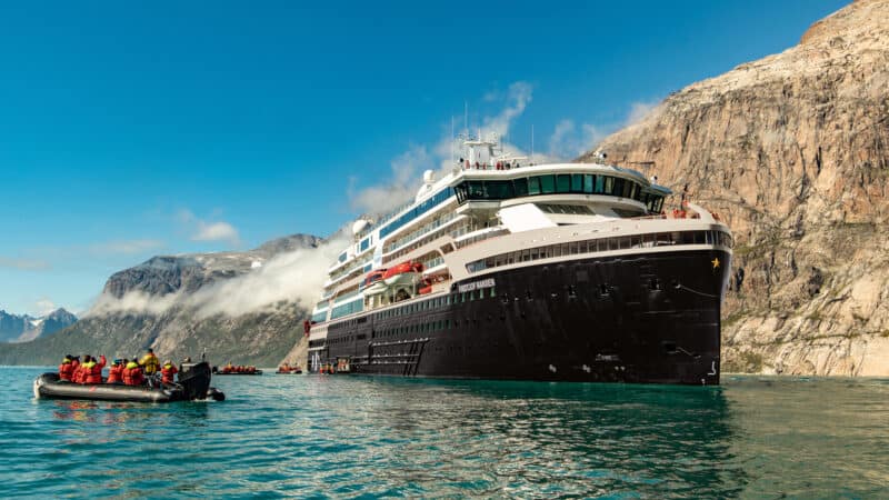 Neuer Look für HX Hurtigruten Expeditions: Indigoblau und Sand für die Zukunft