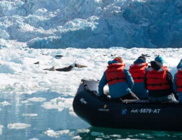 Wissenschaftler, Naturforscher und Abenteurer begleiten Alaska Reisen der Seabourn Quest