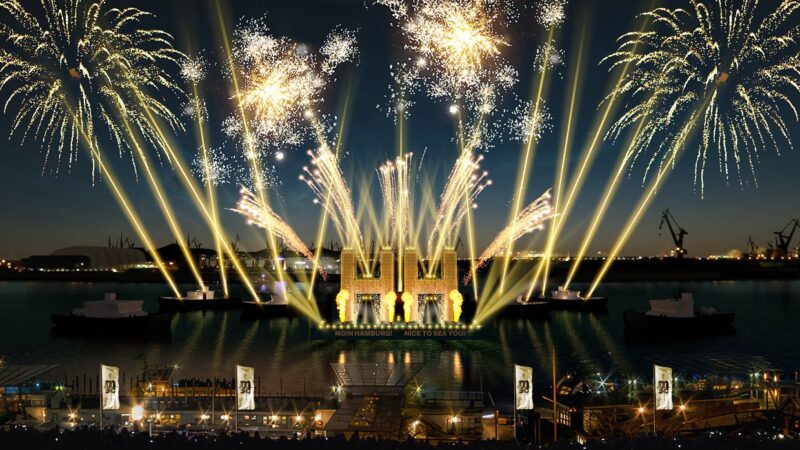 Spektakuläre Containerschiff-Taufe der MSC Germany mitten im Hamburger Hafen