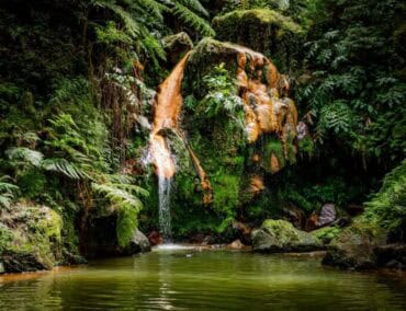 Ohne tägliches Koffer packen: Hapag-Lloyd Cruises reist 2026 zu allen Azoren Inseln