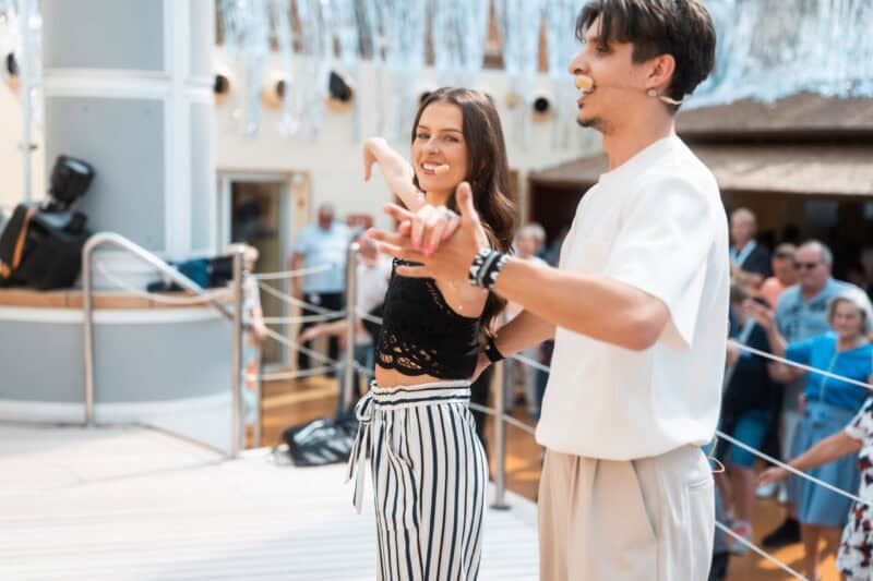 Von Tanzkursen bis Krimi-Lesungen: So vielfältig sind die Themenkreuzfahrten von AIDA