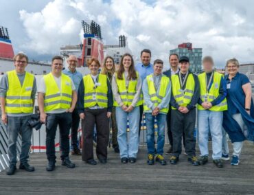 Acht Lehrlinge starten im Kieler Hafen ihre Ausbildung