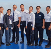 Neues Scandlines Crew-Outfit vereint Komfort, Funktionalität und maritimes Design