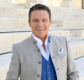 Stefan Mross tut Gutes: Flusskreuzfahrt auf der A-Rosa Sena für Bildung in Namibia