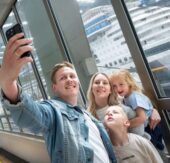 Schiff ahoi! Wie die Meyer Werft Kinderherzen im Sturm erobert